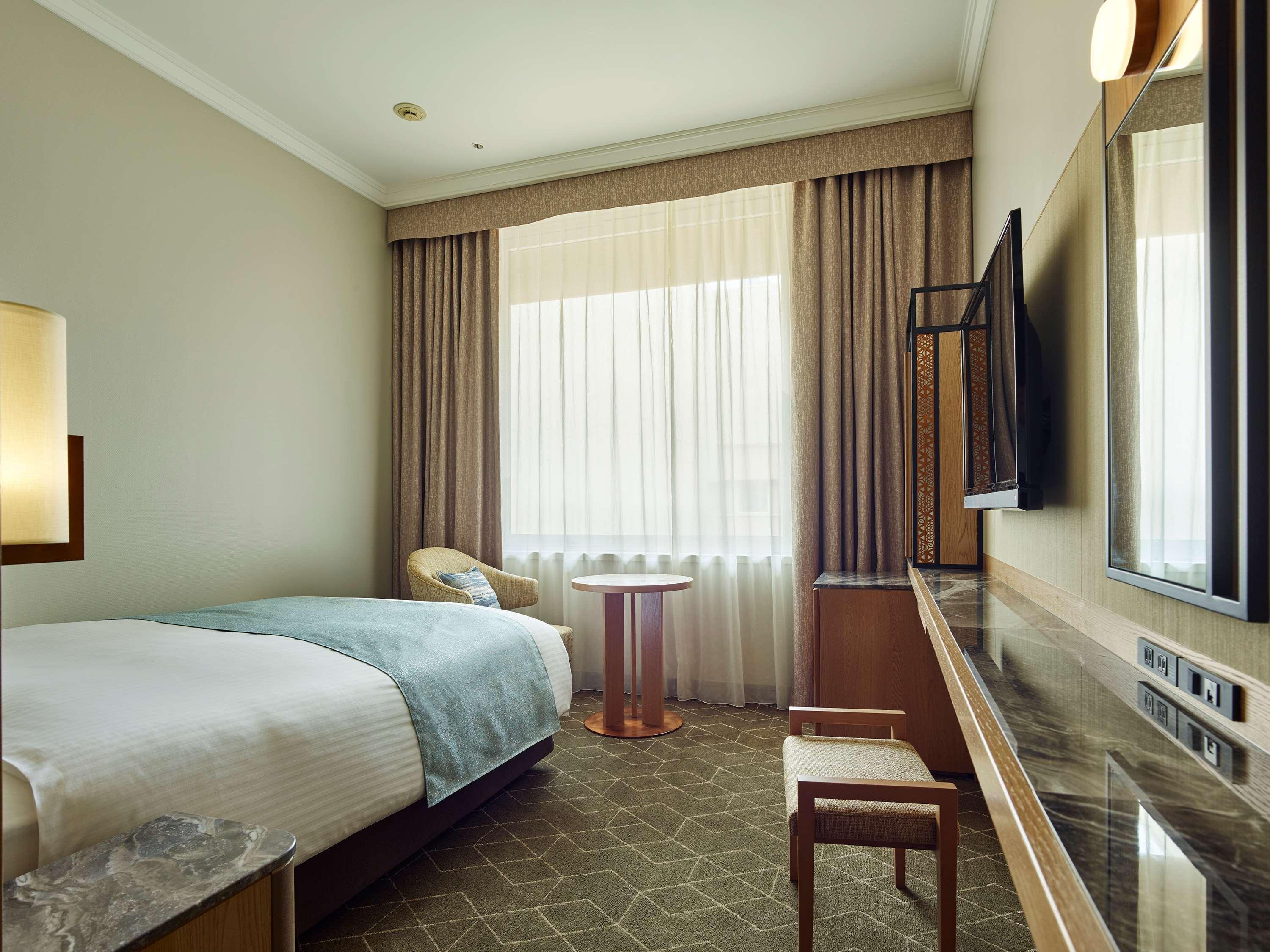 โรงแรมเดอะ เซเลสไตน์ ชิบะ โรงแรม 4*